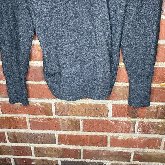 Victoria Secret twist back lightweight Sweater Size Small - Picture 4 of 11